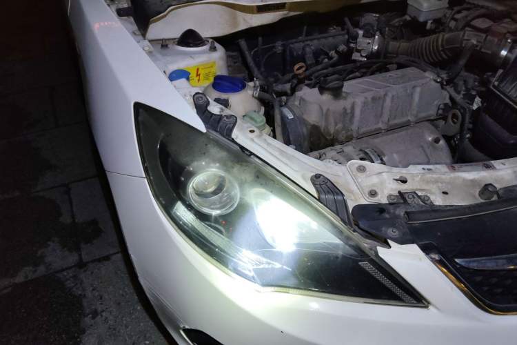 Used Chery Fengyun 2 2015 1.5L Manual New Edition Right Front Headlight
