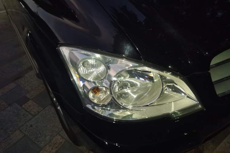 Used Mercedes-Benz Viano 2013 3.0L Hospitality Edition Right Front Headlight