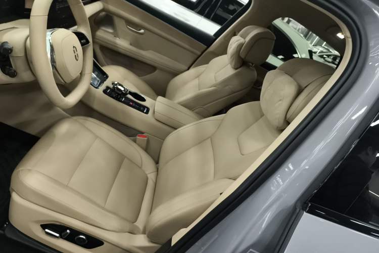 Used Hima AITO M5 2024 Extended-Range Max RS Four-Wheel Drive Advanced Intelligent Driving Version
