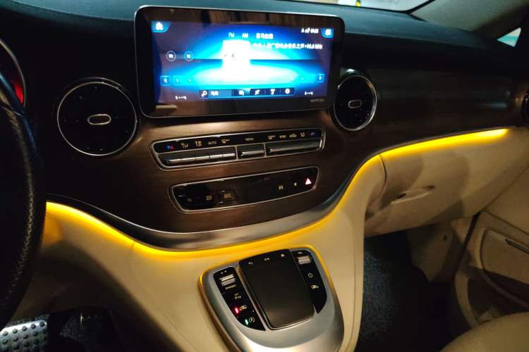 Used Mercedes-Benz V-Class 2021 V 260 L Long-wheelbase Luxury Edition