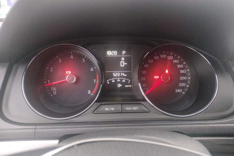 Used Volkswagen Gran Lavida 2015 230TSI DSG Comfort Edition
