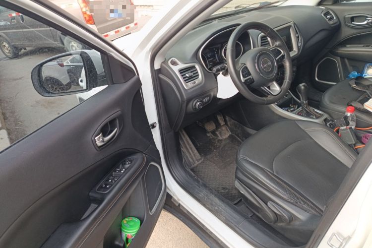 Used Jeep Compass 2017 200T Automatic Family Edition
