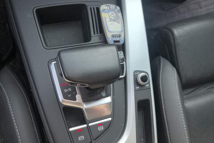 Used Audi A4L 2022 40 TFSI Luxury Dynamic Model