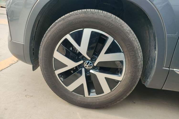 Used Volkswagen Tayron 2023 300TSI Two-Wheel-Drive Luxury Plus Advanced Edition Exterior 4