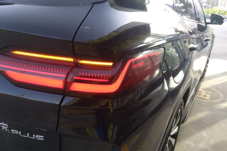 Used BYD Song PLUS New Energy 2023 Champion Edition DM-i 110KM Flagship Model Right Rear Taillight