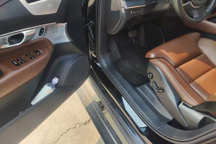 Used Volvo XC90 New Energy 2021 E-Drive Hybrid T8 Luxury Flagship 7-Seater Driver Seat