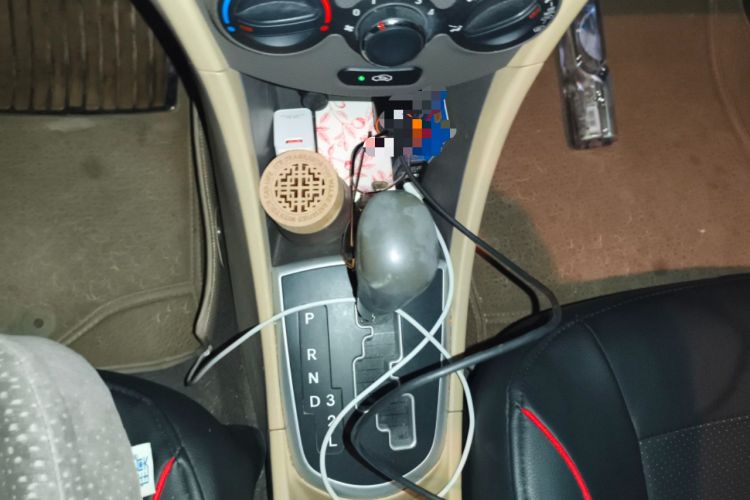 Used Hyundai Verna (older generation) 2010 Sedan 1.4L Automatic Fashionable GT Model Gear Lever