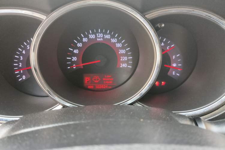 Used Kia Sorento 2009 2.4L Ultimate Edition Instrument Cluster
