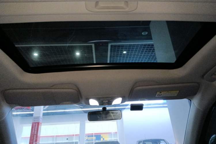 Used Dongfeng Aeolus Yixuan 2021 230T Automatic Chasing Shadow Edition Headliner