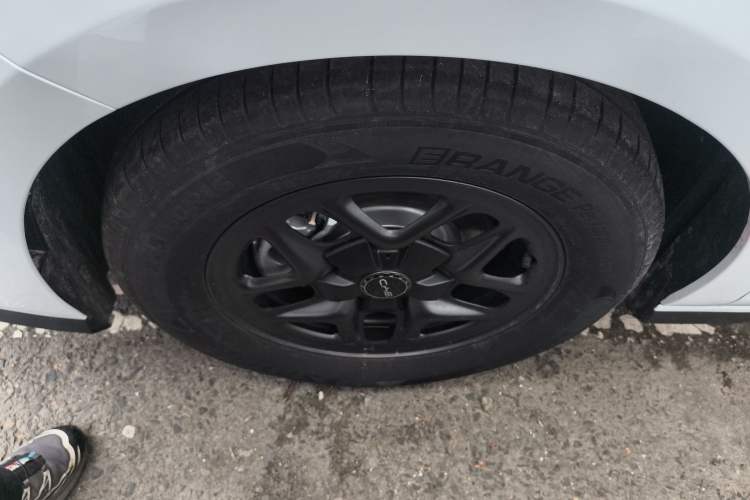 Used BYD Seal 05 DM-i 2025 DM-i Smart Drive 55KM Luxury Model Left Front Wheel Hub