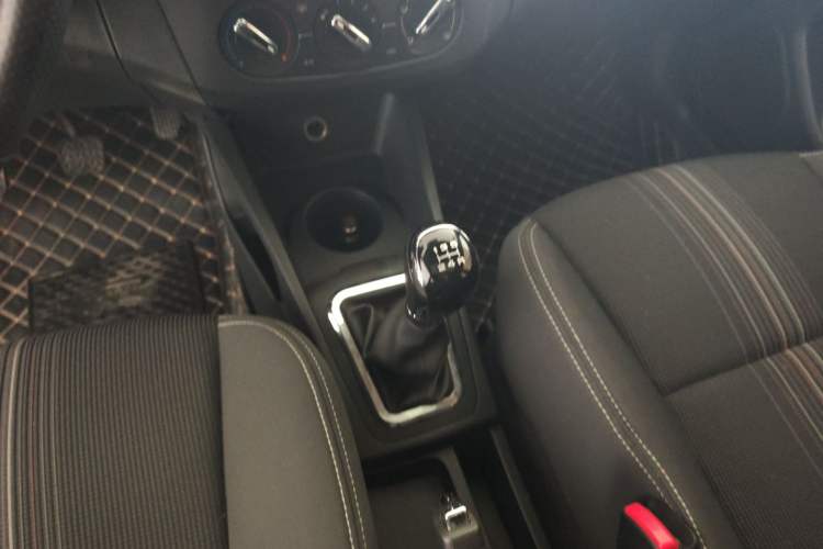 Used Dongfeng Aeolus AX3 2016 1.4T Manual ZhiKu Model
