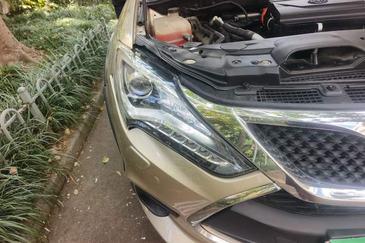 Used BYD Tang New Energy 2015 2.0T Four-Wheel Drive Prestige Version