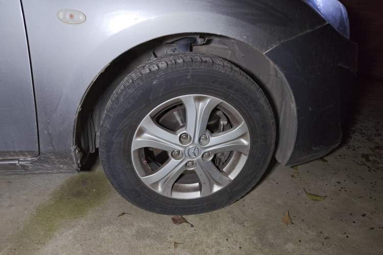 Used Mazda 3 2011 Sedan 1.6L Automatic Elite Model Right Front Wheel Hub