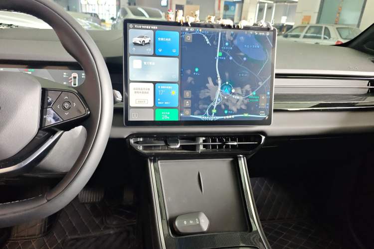 Used Livan 7 2023 450 km – Chasing Clouds