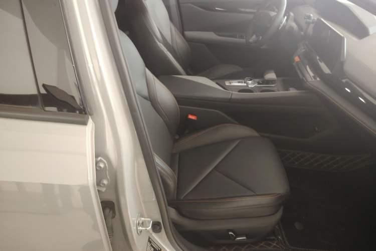 Used CHANGAN UNI-V 2022 1.5T Prestige Version Right Front Seat