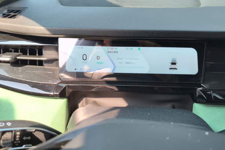 Used Livan 7 2023 605km Hunter Light
