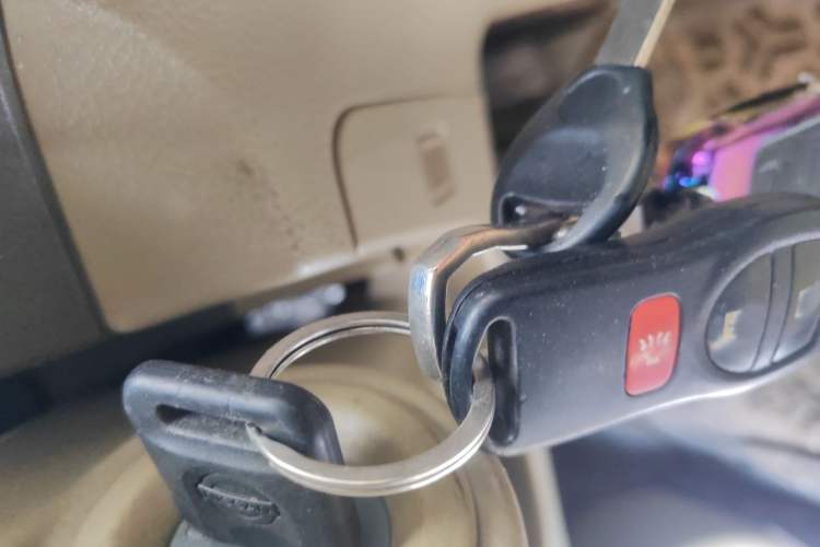 Used Nissan Geniss 2006 1.8L Automatic Standard Edition Vehicle Key