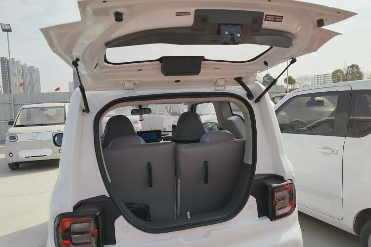 Used Geely Galaxy Panda 2024 Panda Mini 200km Endurance Bear
