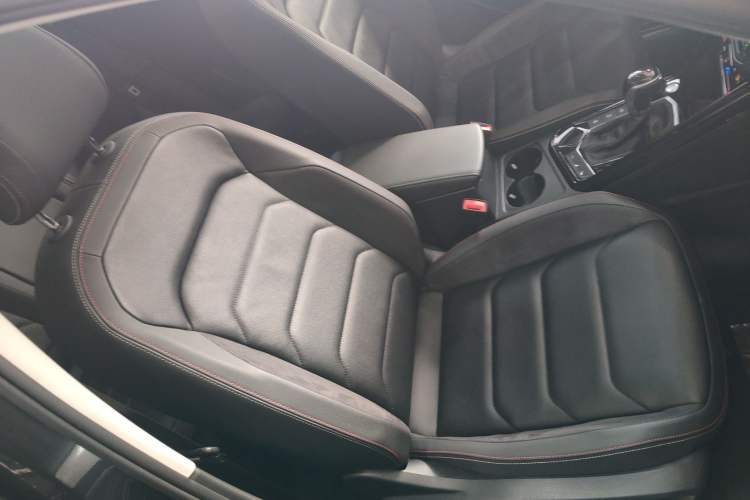 Used Volkswagen Tayron 2022 280TSI Two-Wheel Drive Luxury Smart Connectivity Version