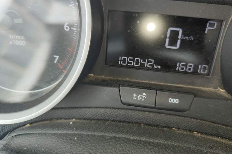 Used Peugeot 408 2014 1.8L Automatic Luxury Edition Odometer Close Up