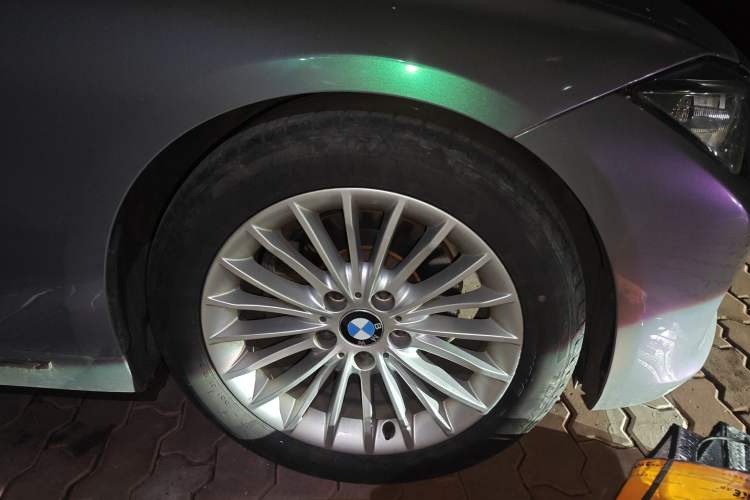 Used BMW 3 Series 2015 320Li Luxury Design Package Premium Edition Right Front Wheel Hub