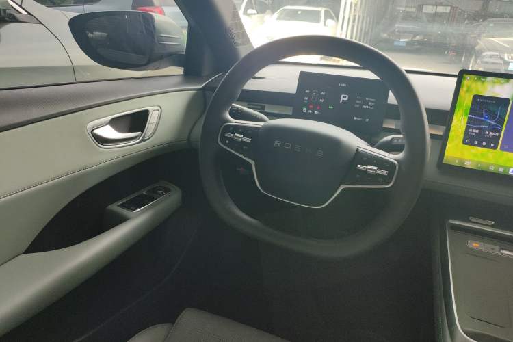 Used Roewe D6 2025 520km Luxury Edition
