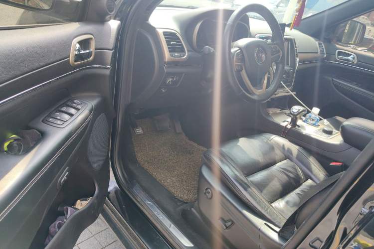 Used Jeep Grand Cherokee 2014 3.0L Comfort Navigation Edition