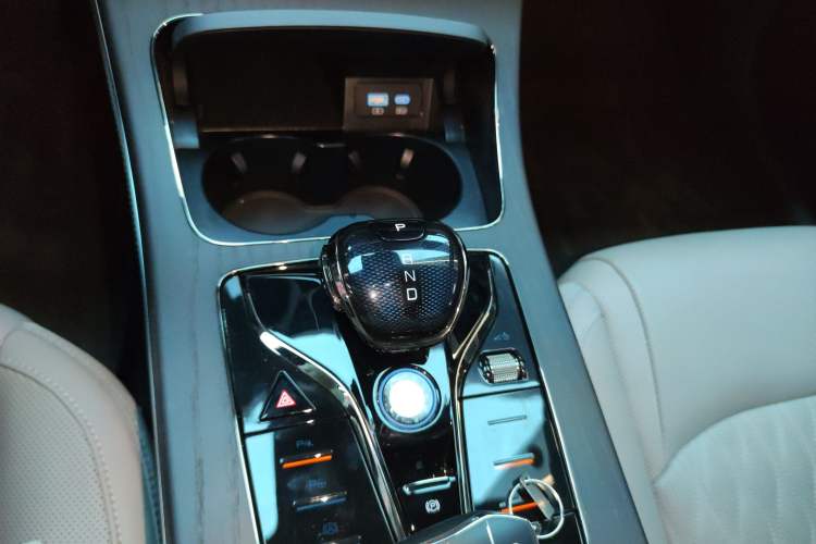 Used BYD Han 2025 DM-i Intelligent Driving Edition 125KM LiDAR Flagship Model
