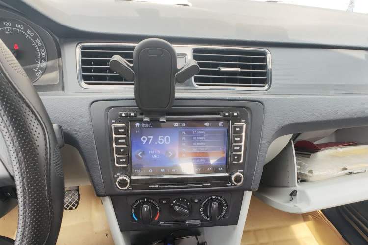 Used Skoda Rapid 2013 1.6L Manual Enjoyment Model