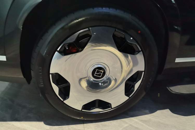 Used Zeekr 9X 2025 Hyper Edition
