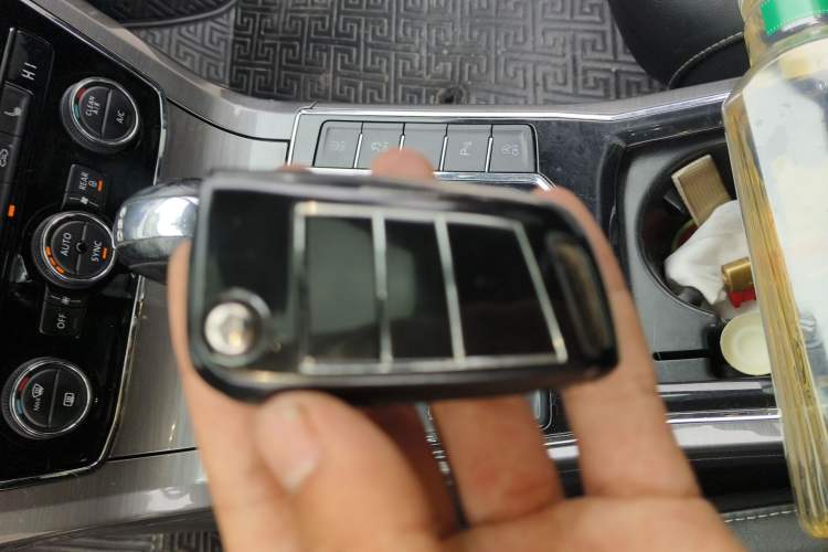 Used Volkswagen Passat 2017 330TSI DSG Luxury Edition Vehicle Key