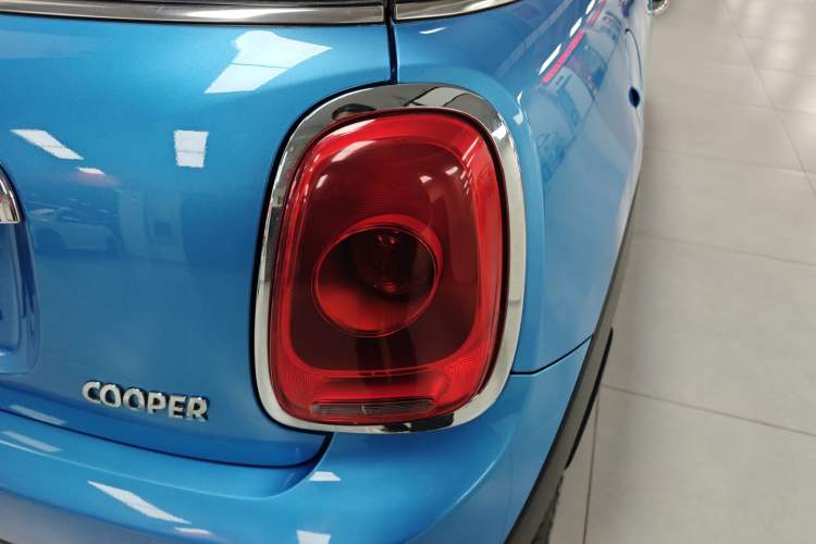 Used MINI 2014 1.5T COOPER Fun Exterior 3