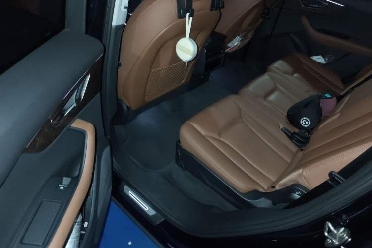 Used Audi Q7 2021 55 TFSI quattro S line Sport model
