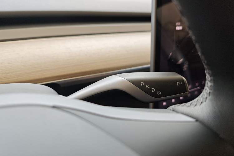 Used Tesla Model Y 2022 Revised Version Rear-Wheel Drive Gear Lever