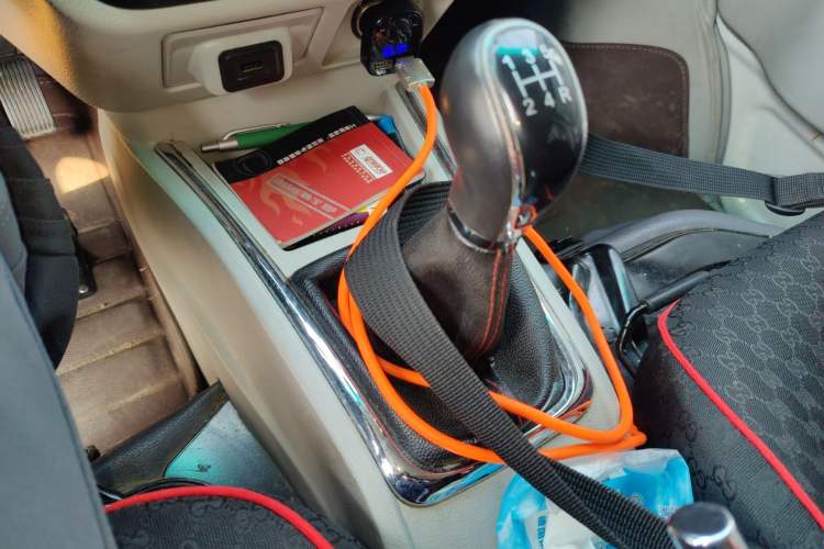 Used Jinbei New Hiace X30L CNG 2023 100L CNG Wealth Edition Bus 6/7 Seats No Air Conditioning SWCC15M Gear Lever