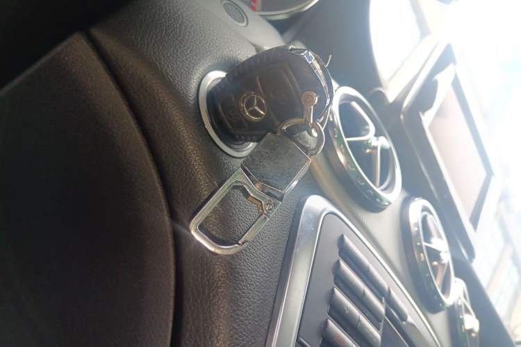 Used Mercedes-Benz GLA 2015 GLA 220 4MATIC Fashion Model
