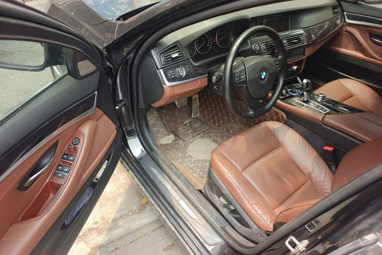 Used BMW 5 Series 2012 520i Elegant Edition Driver Seat