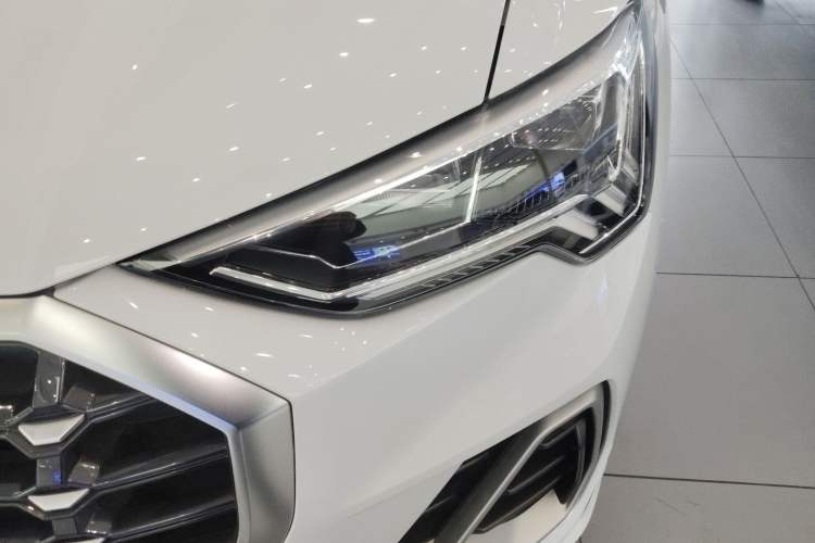 Used Audi Q3 2019 35 TFSI Advanced Dynamic Edition
