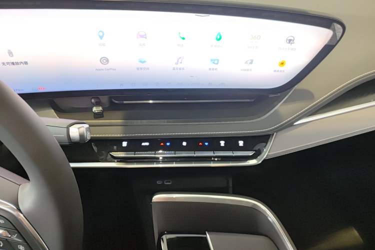 Used Buick E5 2025 Model 515KM First-Adoption Edition Audio And AC Panel