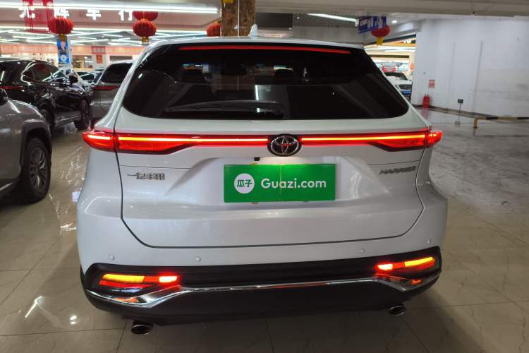 Used Toyota Harrier 2023 2.0L CVT Two-Wheel Drive Deluxe Edition
