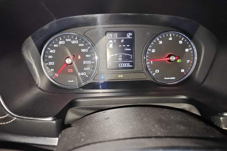 Used Roewe RX5 2018 20T Two-Wheel Drive Automatic Internet Smart Edition