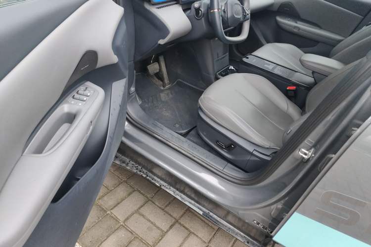 Used Lynk & Co Z20 2025 530 km Range Rear-Wheel Drive Max