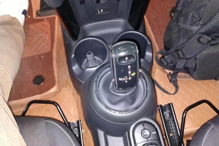 Used MINI 2021 1.5T ONE PLUS Gear Lever