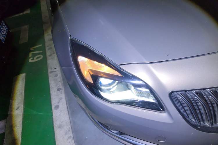 Used Buick Regal 2014 2.0L Leading Fashion Edition Right Front Headlight