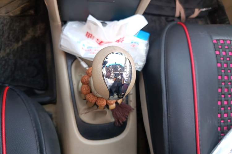 Used Chery Fengyun 2 2010 Hatchback 1.5L Ambition Model Gear Lever