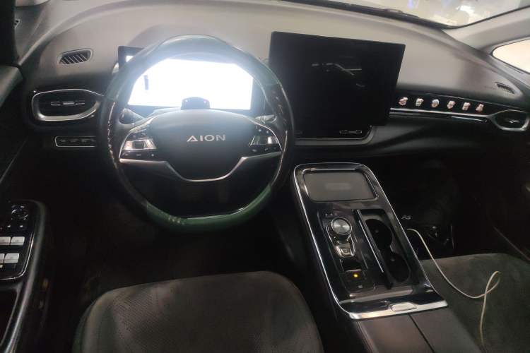 Used AION V 2021 Plus 70 Smart Technology Edition Lithium Iron Phosphate Center Console