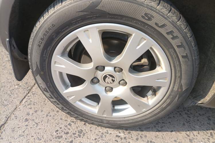 Used Skoda Octavia 2015 Classic Model 1.6L Manual Eado Version