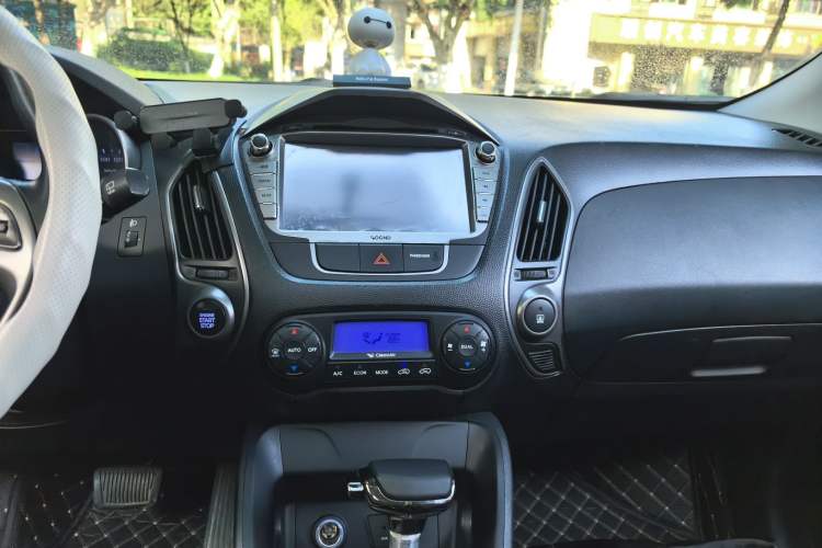 Used Hyundai ix35 2015 2.0L Automatic 2WD Smart Type China IV