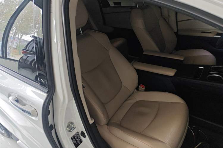 Used Toyota Granvia 2023 2.5L Hybrid Prestige PLUS Edition