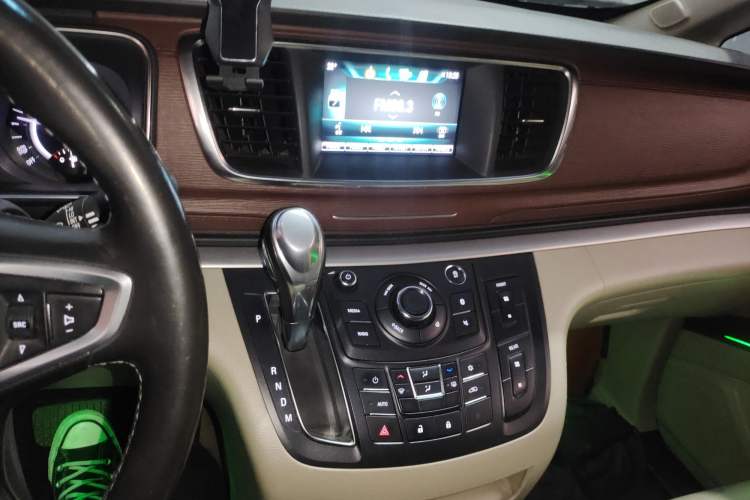 Used Buick GL8 2018 28T Luxury Model China VI Standard